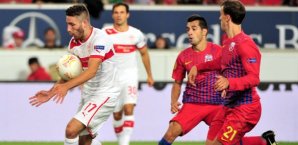 Tunay Torun schirmt den Ball ab Tunay Torun, VfB Stuttgart