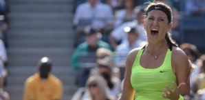 Victoria Azarenka gewinnt das Halbfinalmatch der US Open gegen Maria Sharapova. Victoria Azarenka,US Open,Maria Sharapova