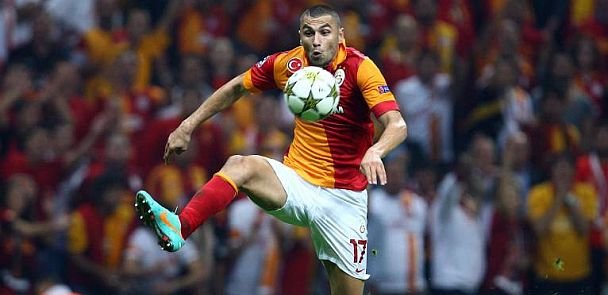 Burak Yilmaz bei Liverpool im Gespräch
