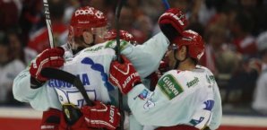 Die Kölner Haie kommen aus dem Jubeln in der DEL nicht heraus Eishockey,Kölner Haie,JUbel