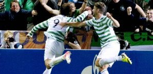 Giorgios Samaras ist nach seinem Treffer kaum einzufangen Giogrios Samaras, Celtic Glasgow