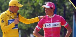Drei Mal landete Jan Ullrich direkt hinter Lance Armstrong jan,ullrich,lance,armstrong,tour,de,france,podium