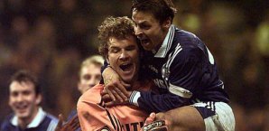 Jens Lehmann und Olaf Thon bejubeln das 2:2 im Derby 1997 Jens Lehmann, FC Schalke