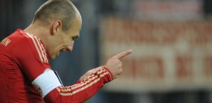 Arjen Robben als stolzer Kapitän der Bayern Arjen Robben, FC Bayern