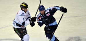 Garrett Festerling im Duell mit Timothy Conboy Conboy,Panther
