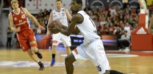 Stefan Jackson darf weiter für Bremerhaven auflaufen Stefan Jackson,Bremerhaven