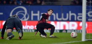 Srdjan Lakic erzielt einen seiner beiden Treffer Fußball,Lakic