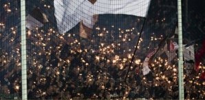Fans des FC St. Pauli mit Pyrotechnik FC St. Pauli