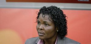 Die ehemalige nigerianische Nationaltrainerin Ngozi Uche findet, dass Homosexualität im Fußball der Vergangeneheit angehört Ngozi Uche,Frauen-Fußball,Nigeria