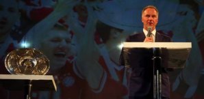 Karl-Heinz Rummenigge rief am Rande der Meisterfeier des FC Bayern zu Respekt gegenüber dem BVB auf Karl-Heinz Rummenigge, FC Bayern München, Meisterfeier 2013