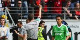 Der Wolfsburger Makoto Hasebe sah am letzten Bundesliga-Spieltag die rote Karte Makoto Hasebe, VfL Wolfsburg