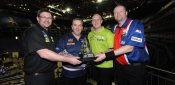 Die vier Finalteilnehmer der Premier League Darts: James Wade, Phil Taylor, Michael van Gerwen und Raymond van Barneveld Raymond van Barneveld, Phil Taylor, James Wade, Michael van Gerwen, Premier League Darts 2013