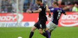 Stefan Leitl im Duell mit Mike Könnecke Stefan Leitl,Mike Könnecke,Aue,Ingolstadt