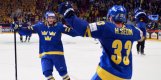 Loui Eriksson und Henrik Sedin feiern den ersten Treffer der Tre Kronor Tre Kronor,Eishockey WM,Sedin