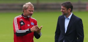 Thorsten Fink und Oliver Kreuzer beim Gedankenaustausch Fink,Kreuzer,HSV