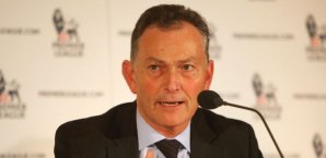 Richard Scudamore kündigte einen Kampf der Premier League gegen die geplante Winter-WM an Richard Scudamore, Premier League-Präsident
