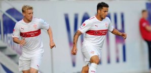Bruno Labbadia ist von seinem Neuzugang Sercan Sararer (re.) begeistert Sercan Sararer, Patrick Funk, VfB Stuttgart