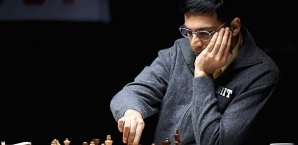 Viswanathan Anand muss gegen Magnus Carlsen einen Rückstand aufholen Viswanathan Anand, Schach-WM