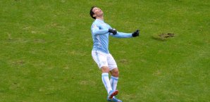 Hernanes vor dem Absprung Hernanes