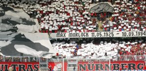 Nürnberg-Fans feiern ihr Idol Max Morlock Morlock