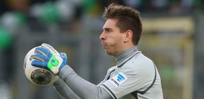 Ron-Robert Zieler hat die Verhandlungen ausgesetzt Zieler