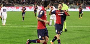 Mauricio Pinilla und Marco Sau jubeln nach dem Siegtreffer Mauricio Pinilla Marco Sau