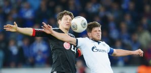 Klaas-Jan Huntelaar (re.) schoss den Siegtreffer für Schalke schalke 04,Klaas-Jan Huntelaar