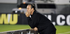Huub Stevens wurde bei PAOK entlassen Huub Stevens