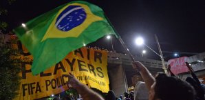 In Brasilien gibt es einigen Widerstand gegen die WM Brasilien , WM 2014