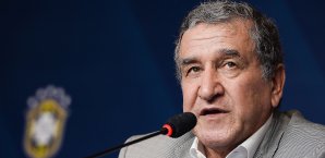 Carlos Alberto Parreira sieht Brasilien in der Favoritenrolle Carlos Alberto Parreira