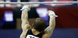 Fabian Hambüchen griff bei seiner Übung neben die Reckstange Fabian Hambüchen