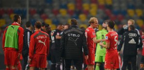 Einige Fans der Fortuna zündeten gegen des KSC Rauchbomben Fortuna Düsseldorf