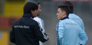 Joachim Löw erwartet von Mesut Özil eine andere Körpersprache Joachim Löw, Mesut Özil