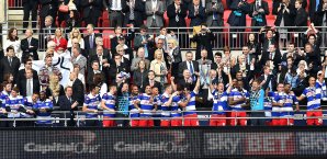 Die Queens Park Ranger feiern den Aufstieg in den Top Flight Queens Park Rangers