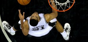Tim Duncan spielt weiter für die San Antonio Spurs Tim Duncan, San Antonio Spurs, NBA Finals