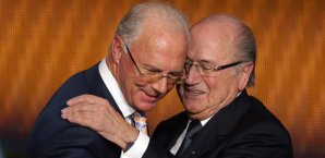 Franz Beckenbauer (l.) befindet sich weiter im Fokus Franz Beckenbauer