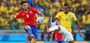 Luiz Gustavo (r.) kämpft mit Brasilien um den WM-Titel Luiz Gustavo