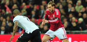 Nicklas Bendtner (r.) hat aktuell keinen Arbeitgeber Nicklas Bendtner
