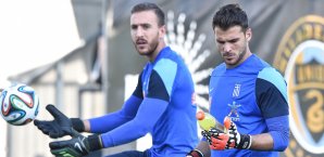Stefanos Kapino (l.) soll im Laufe der nächsten Tage in die Bundesliga wechseln Stefanos Kapino
