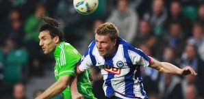 Robust in der Luft: Maik Franz (r.) spielte zuletzt bei Hertha BSC Franz