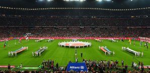 Gelder in der Bundesliga könnten sich zukünftig nach Zuschauereinkommen, Einschaltquoten und Abonnementverkäufen richten DFL