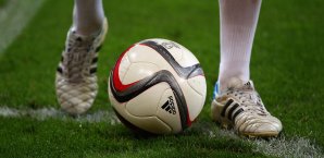 In Indonesien sind zwei Vereine aufgrund Wettbewerbsverzerrung ausgeschlossen worden Fußball