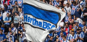 Die meisten Fans feiern friedlich... Hertha BSC