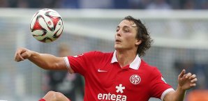 Julian Baumgartlinger droht für das Spiel gegen Bremen auszufallen Julian Baumgartlinger