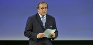 Michel Platini will eine Weiße Karte einführen Michel Platini