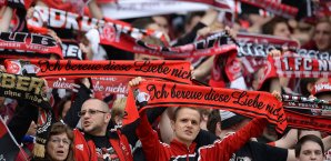 Die Fans des Clubs empfangen Leipzig mit einer Protestaktion Nürnberg