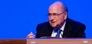 Sepp Blatter sieht einen unfairen Vorteil für Auswärtsteams in Rückspielen Sepp Blatter, FIFA