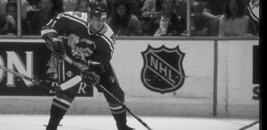 Waleri Karpow trug drei Jahre lang das Trikot der Mighty Ducks of Anaheim Waleri Karpow