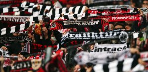 Wegen Ausschreitungen der Eintracht-Fans muss der Verein wieder einmal blechen Eintracht-Fans