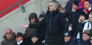 Jose Mourinho und die Schiedsrichter - eine schwierige Liaison Jose Mourinho